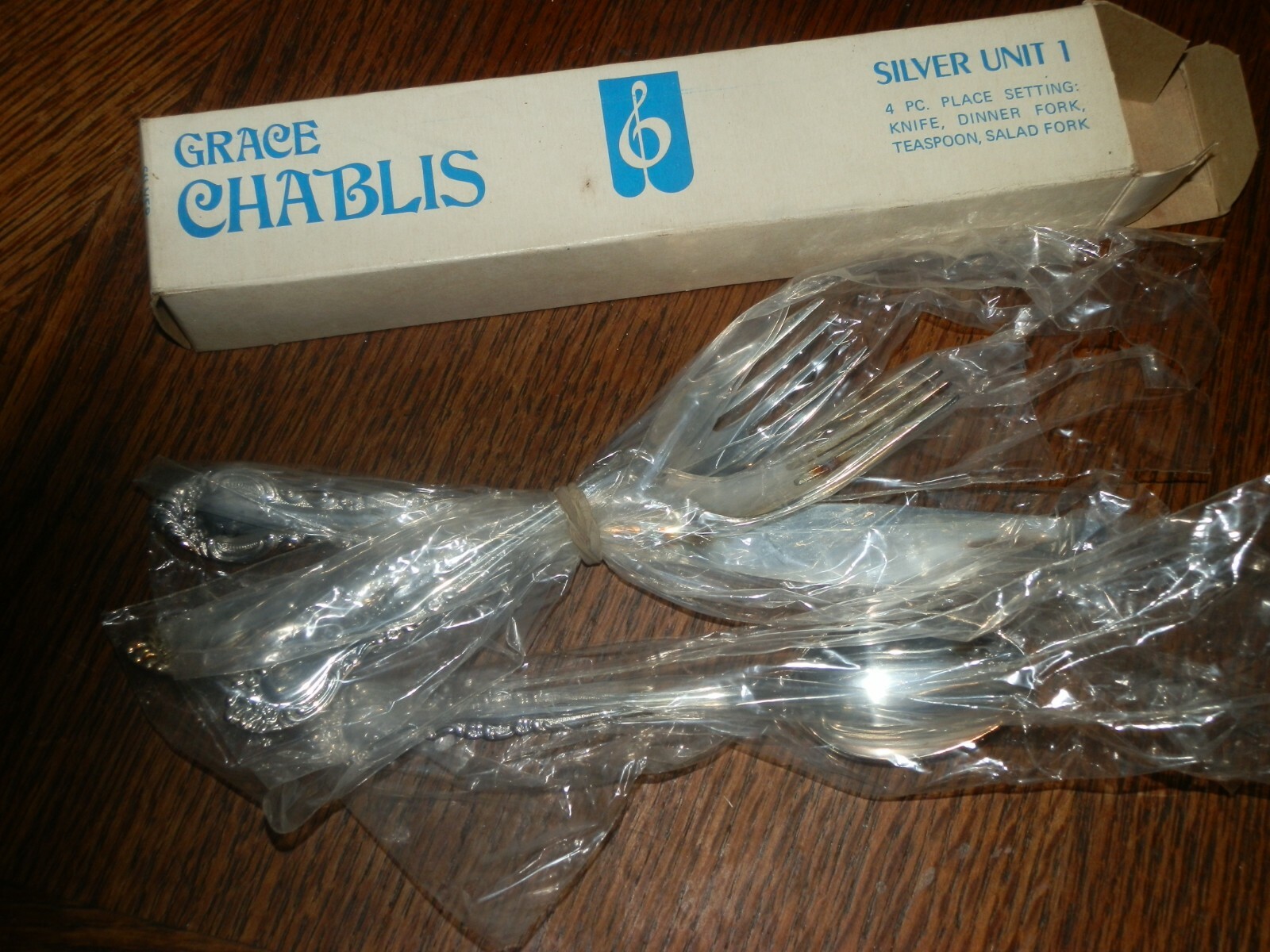 Grace Chablis 4 PC. Place Setting Silver Plate, Knife, Fork Salad Fork, Teaspoon