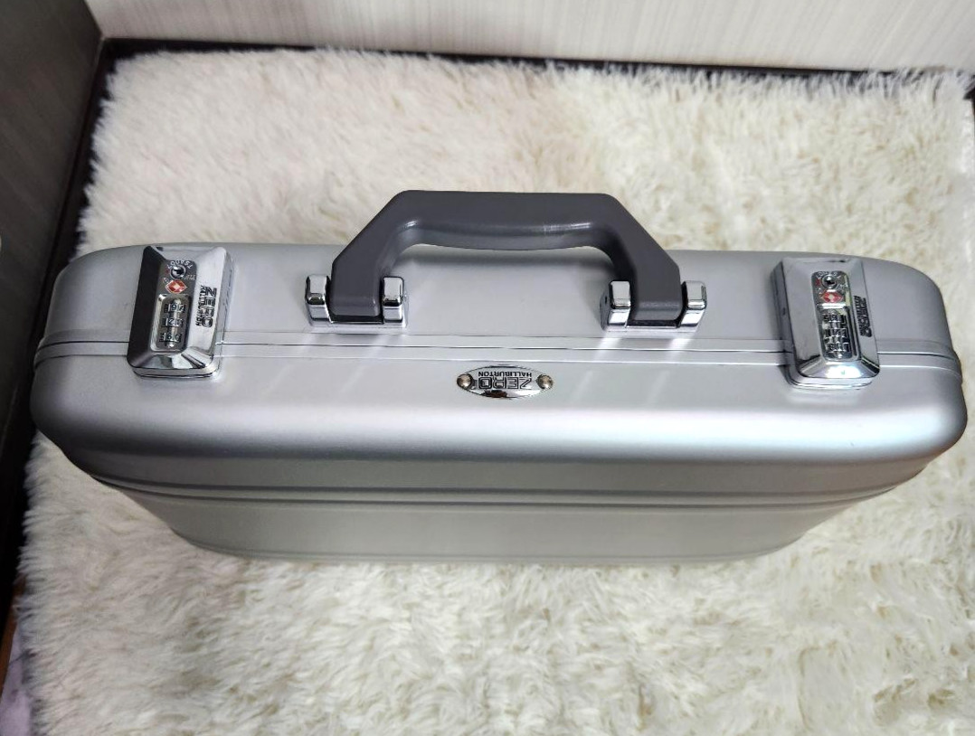 ZERO HALLIBURTON P2 Aluminum Attache Case Briefcase Silver USA