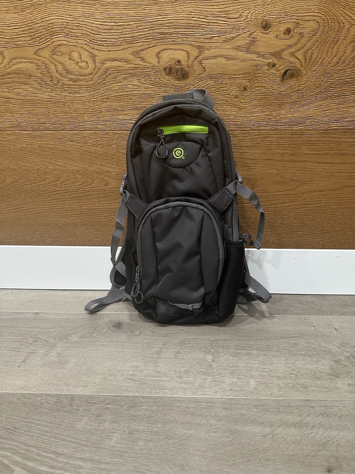 EcoGear Water Dog Hydration Backpack BG-3757-ASP Gray New No Reservoir 2L