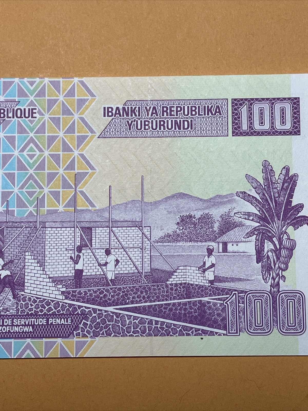 Burundi 100 Francs Uncirculated Paper Money - Dated 2011
