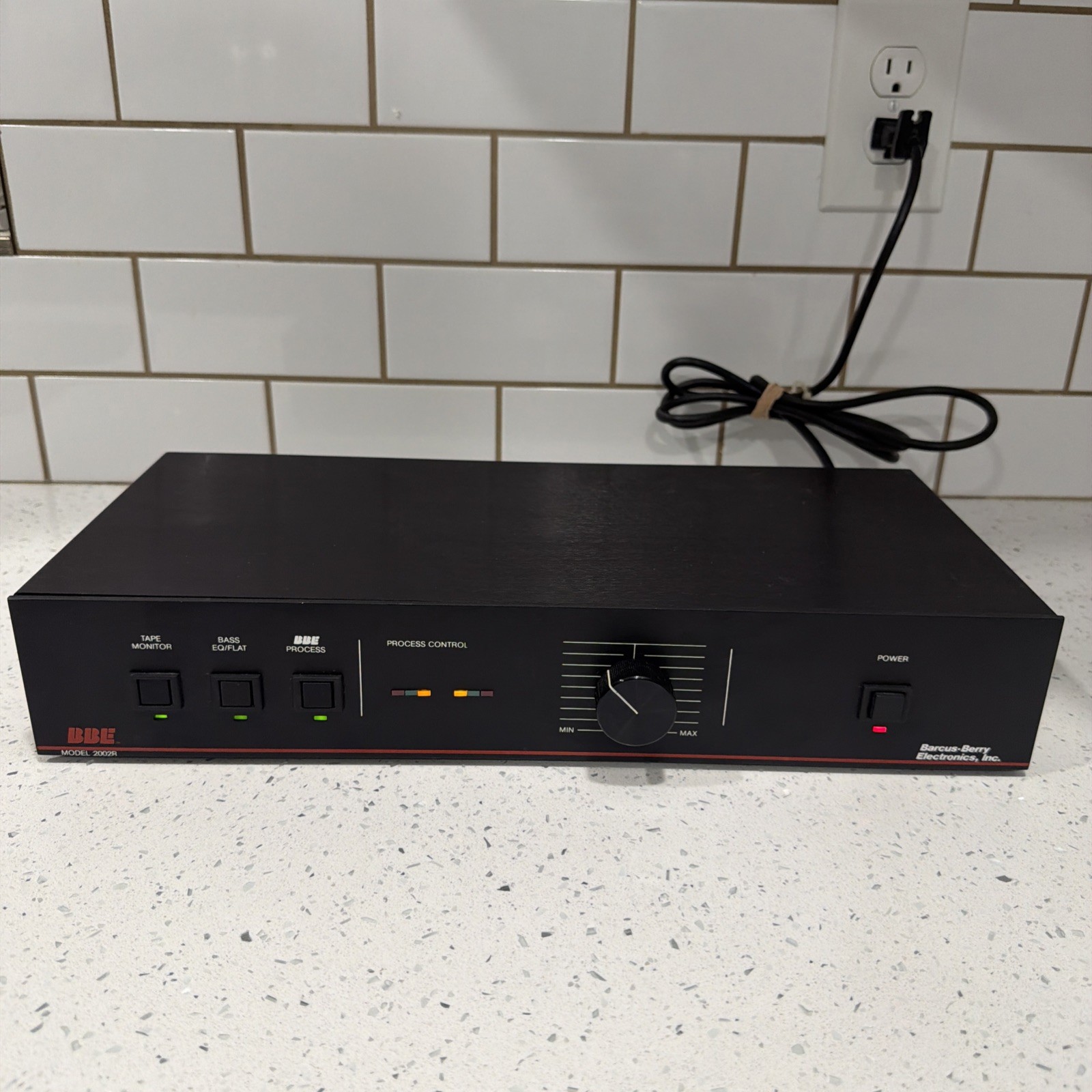 BBE BARCUS-BERRY MODEL 2002R SIGNAL PROCESSOR SONIC MAXIMIZER