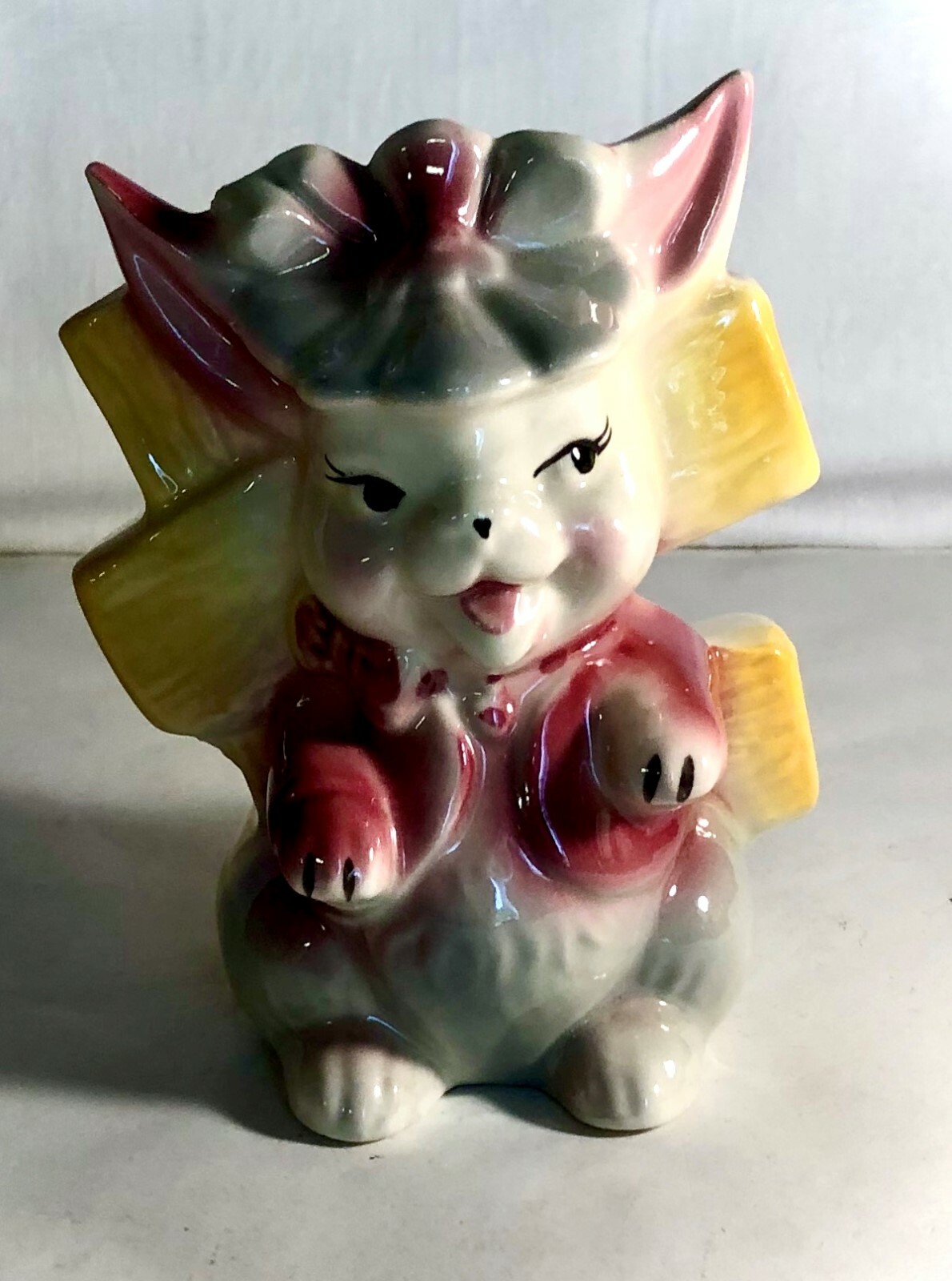 Royal Copley Bunny At Fence 5 1/4" Planter