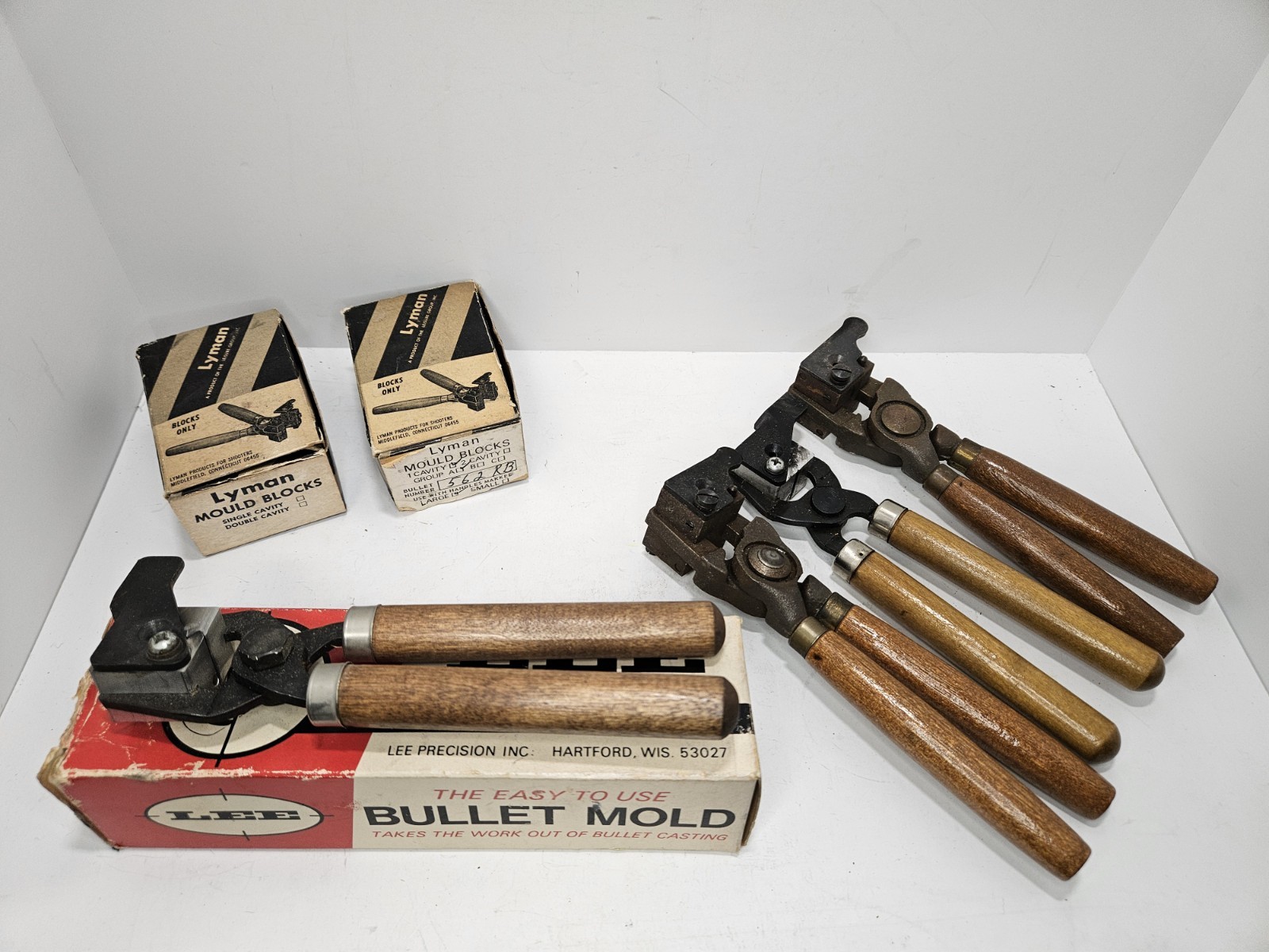 Lee and Lyman Vintage Bullet Molds Large Lot Lead Several Molds Boxes Guide