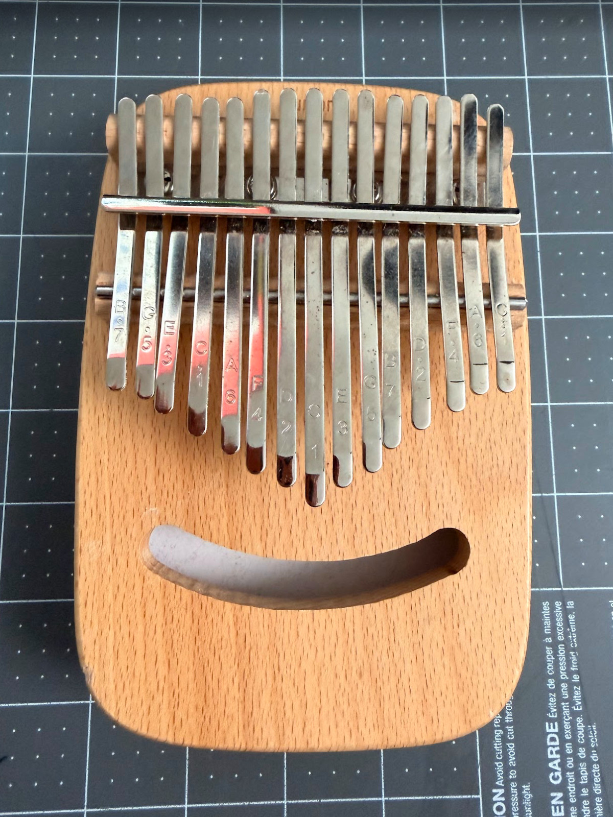 Umbra STRUMBA Kalimba WHT/NAT by Dominic Montante