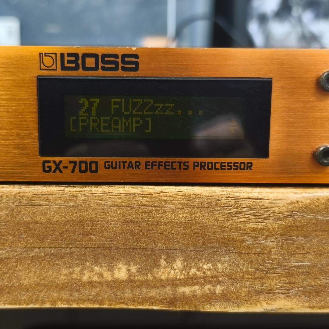 BOSS GX-700 Guitar Effects Processor Rack Mount Multi-Effects Analog 100V