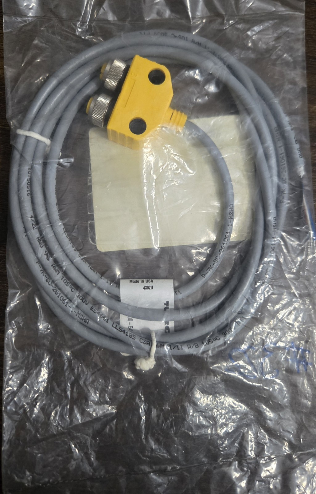 NEW TURCK VB2-2/2FKM 4 SENSOR SPLITTER 2 BRANCH U0899-03