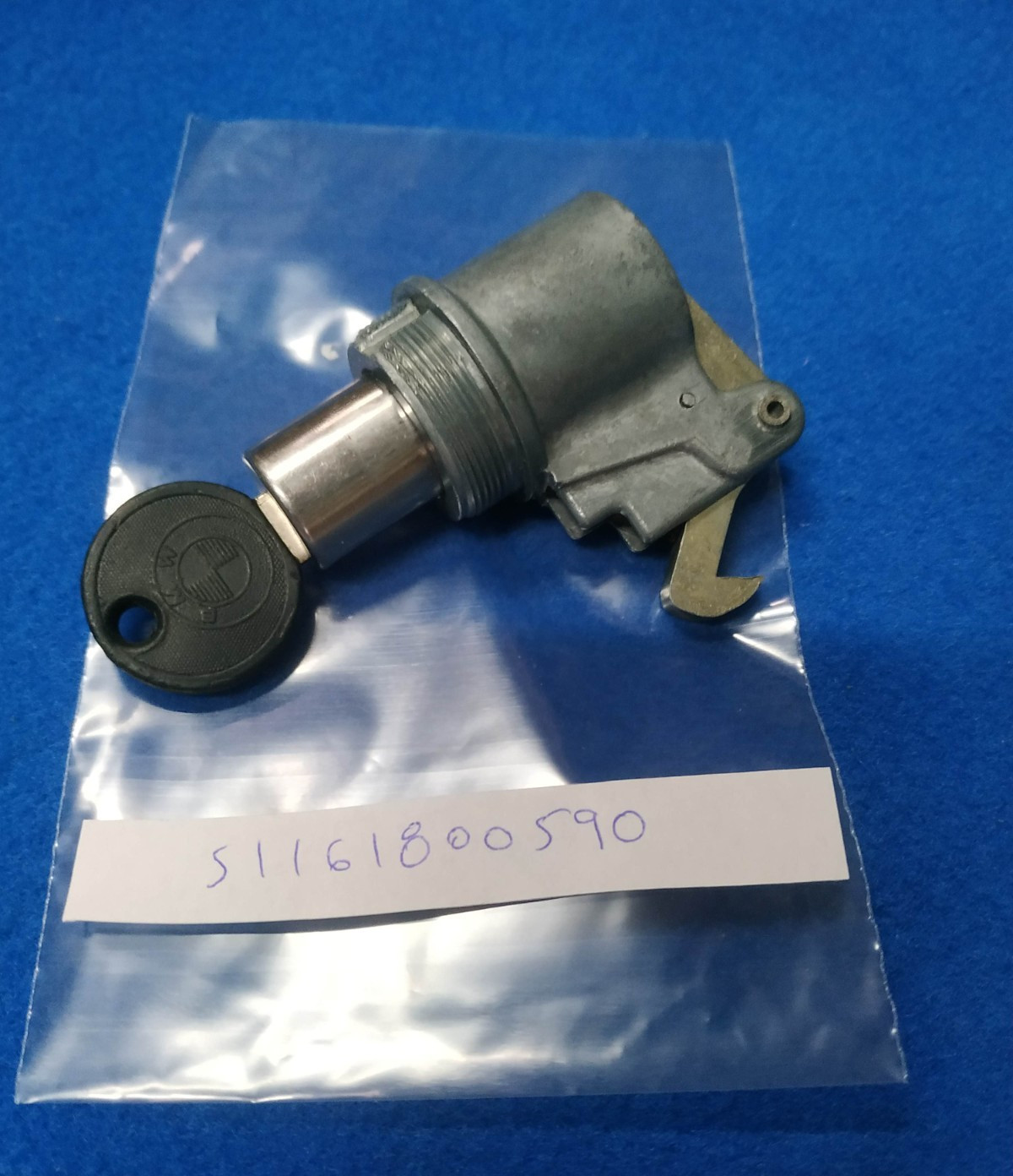 BMW E3-E9 glovebox lock with key @great@ genuine 51161800590