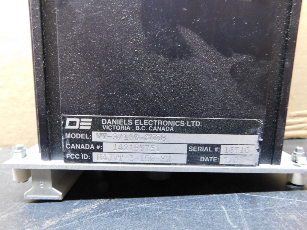 DANIELS ELECTRONICS VT-3/160-SNA800 -- 160MHz Transmitter