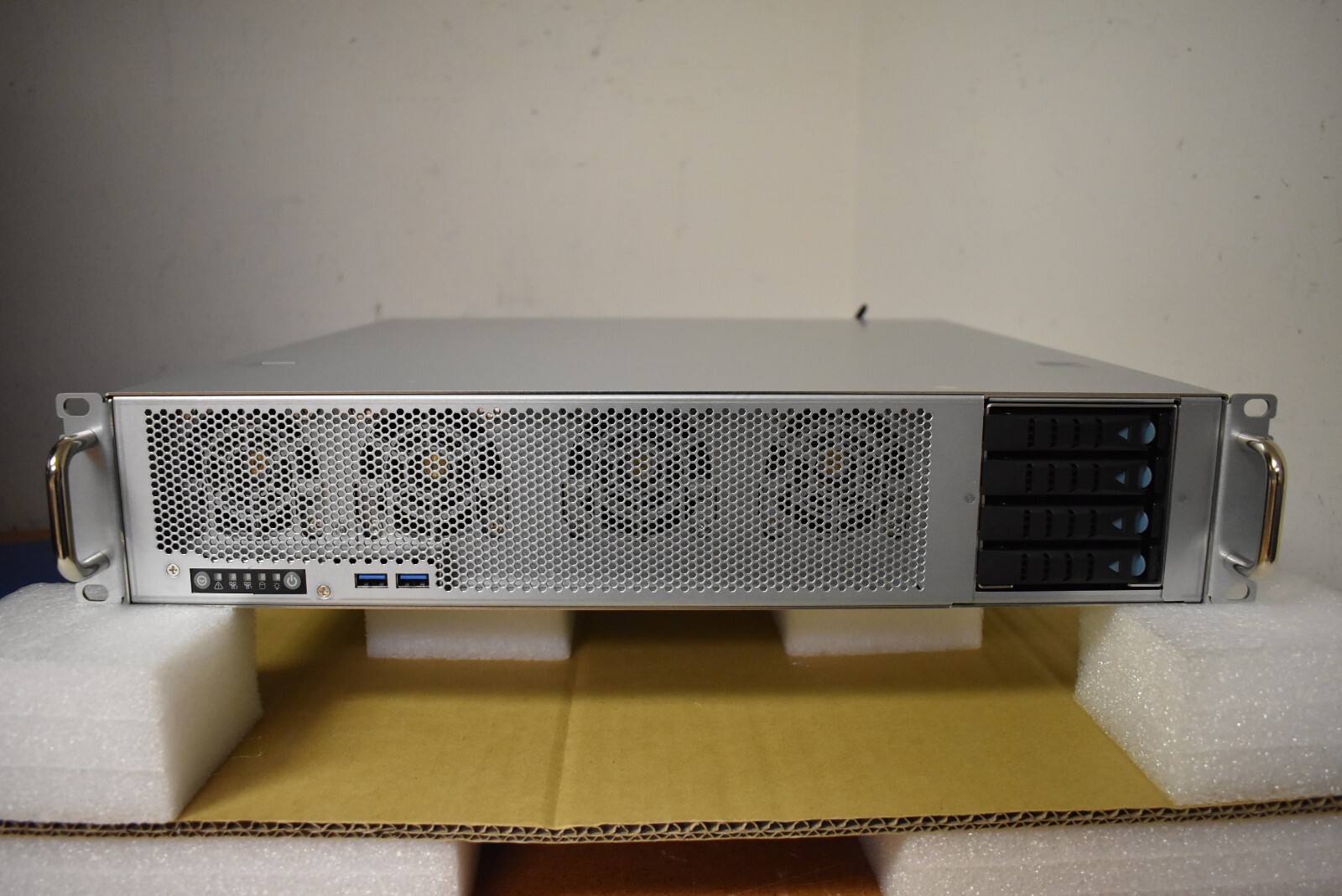 AIC 2U Rackmount Server Chassis RMC-2E with 800W Platinum Redundant PSU