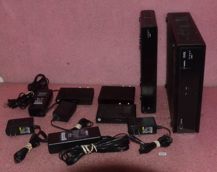 Lot of 5 Motorola  And Arris Set Top Boxes_Model DCX3200_HD-DTA100u.