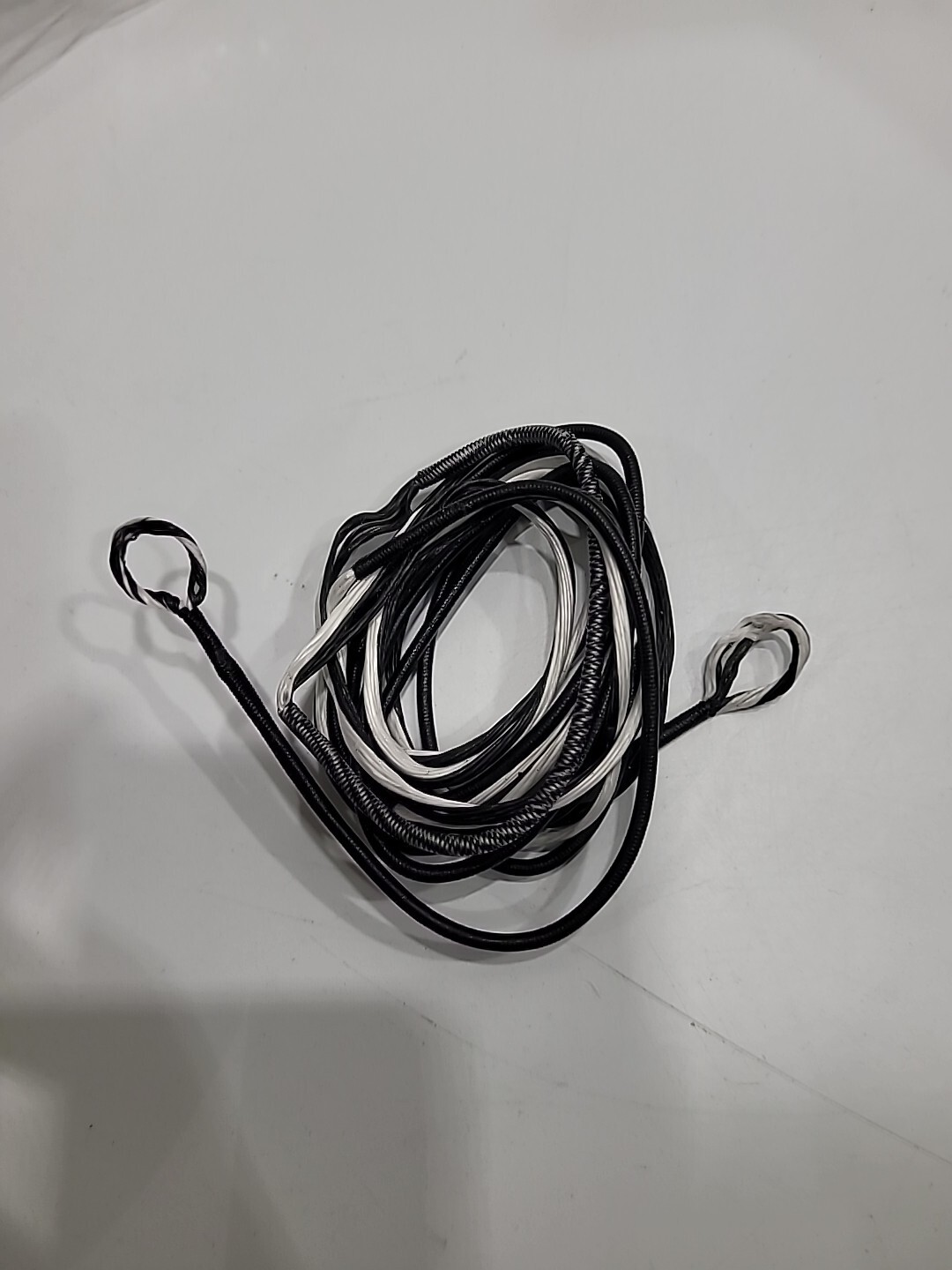 Genesis Bow String Black/White #BG11490
