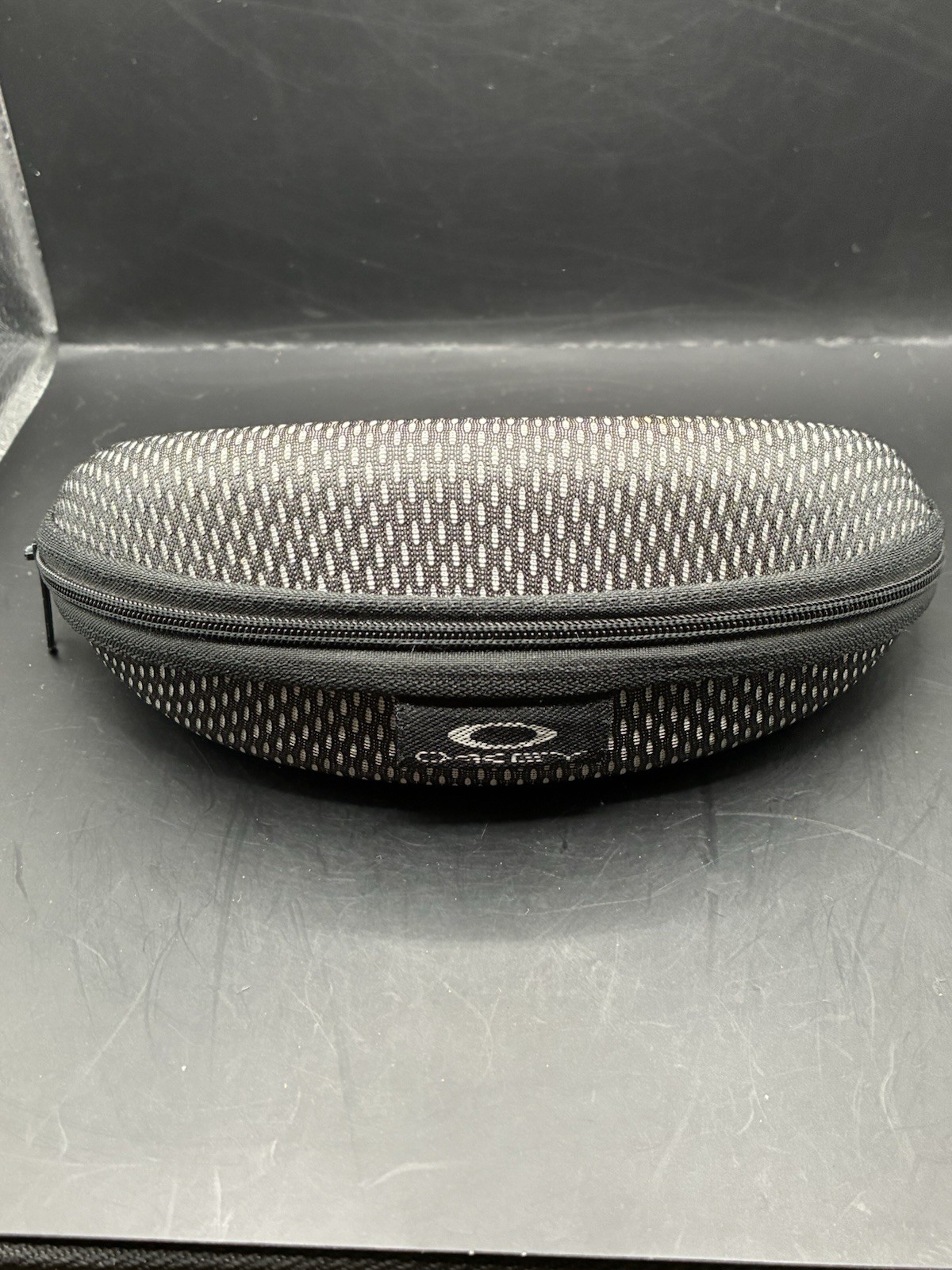 Oakley Style Sunglasses Soft Clamshell Zipper Case Black & Gray