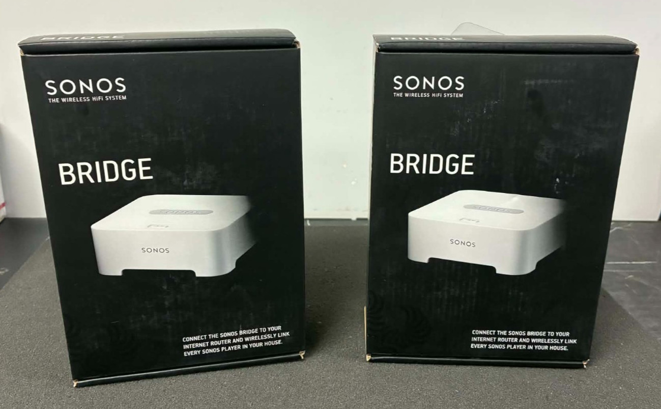 2x Sonos Connect Bridge (1x NIB 1x Open Box)
