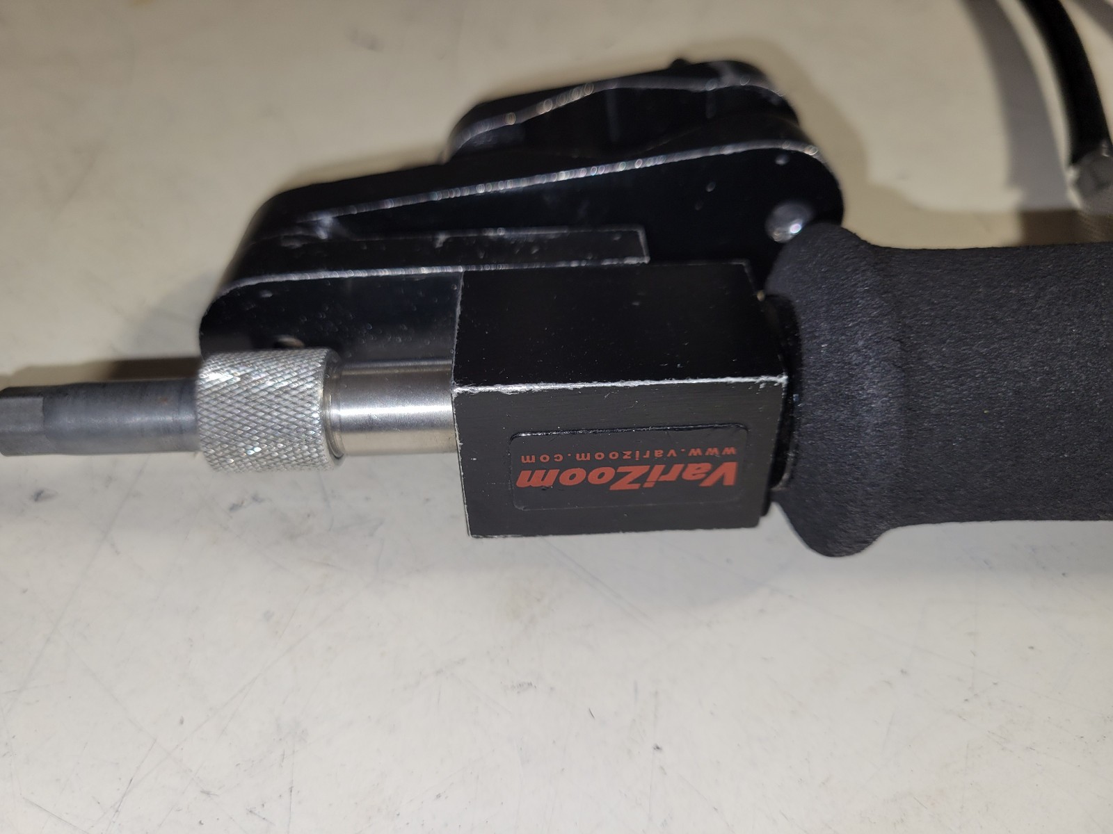 VariZoom focus control and 2 cables only