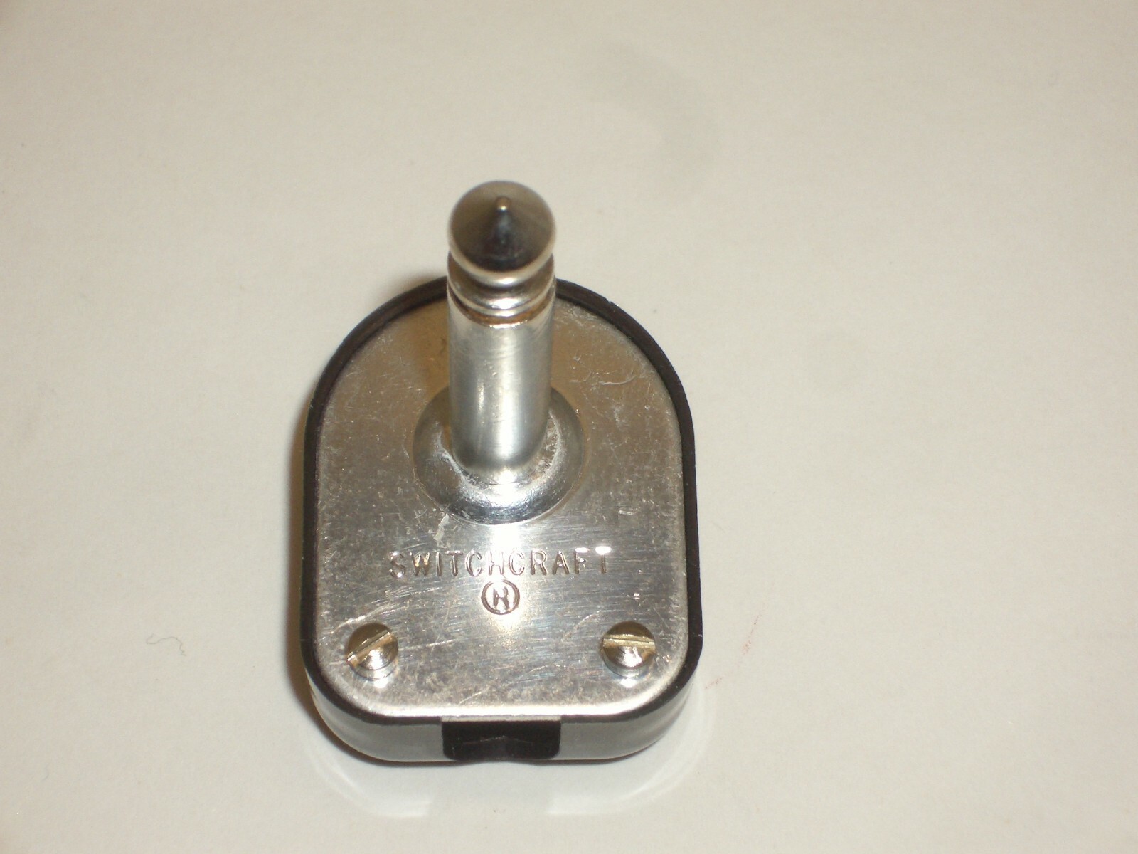 SWITCHCRAFT 220 1/4" MONO TS RT ANGLE BLACK AUDIO CONNECTOR PLUG SCREW TERM