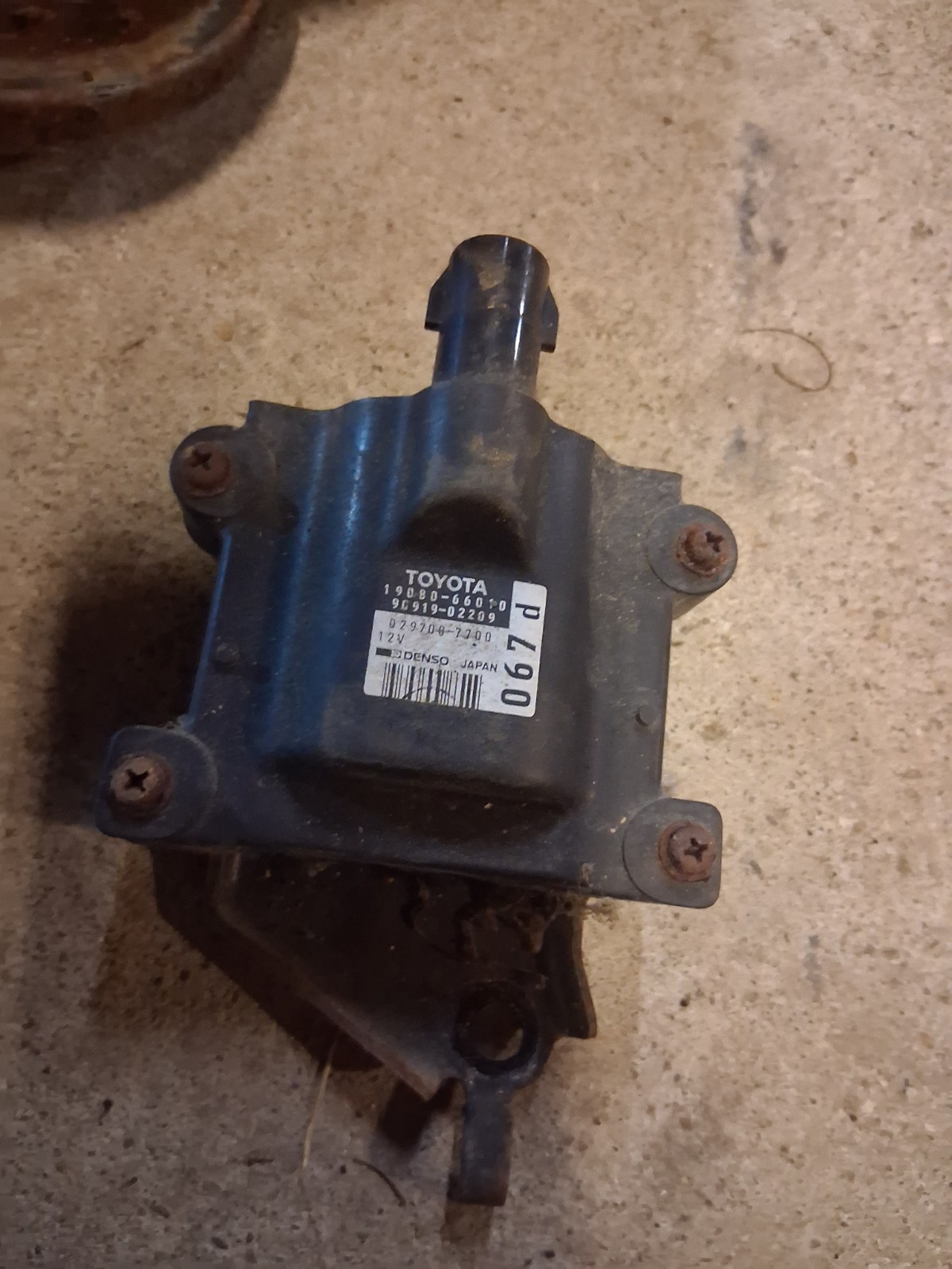 93-97 TOYOTA LAND CRUISER FZJ80 96-97 LexusLX450 IGNITION COIL ASSEMBLY OEM