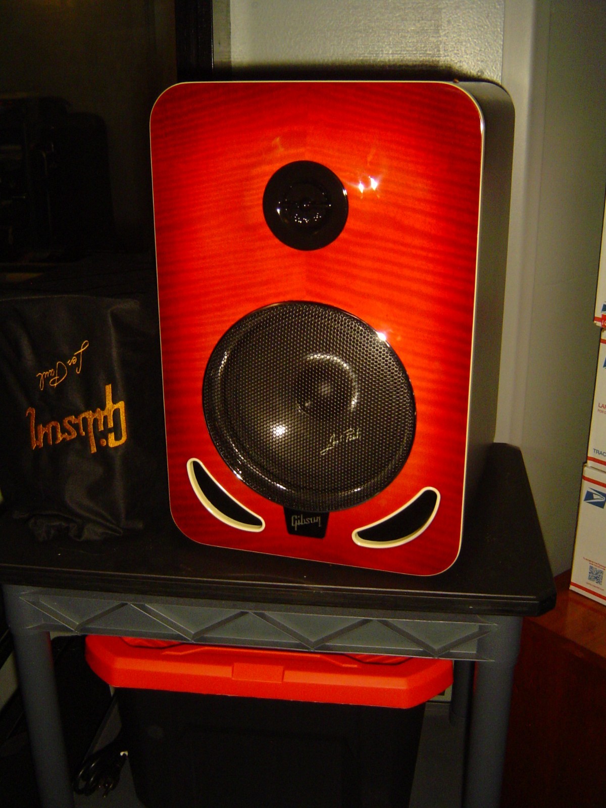 Gibson Les Paul LP8 Powered Studio Monitors BEAUTIFUL PAIR w/ original boxes