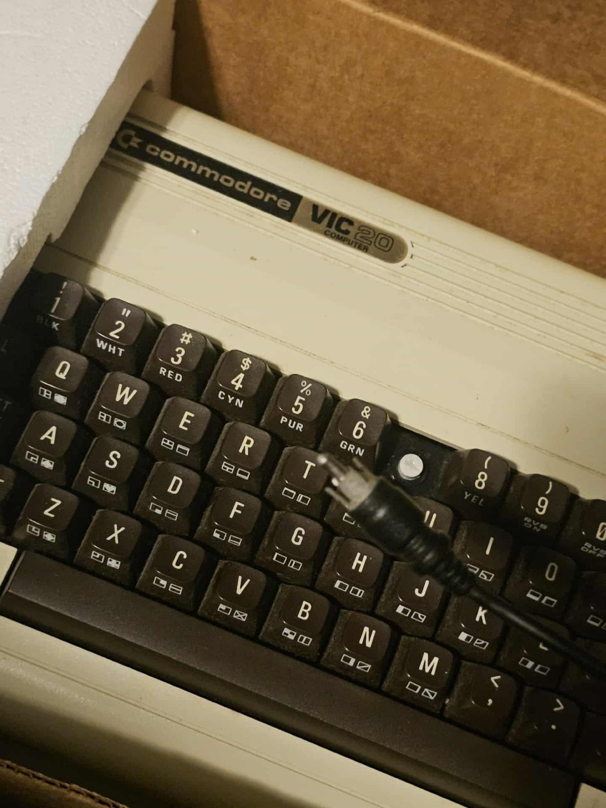 Retro 2x Lot Commodore VIC-20 Computer With Original Box Power Supply & Cables