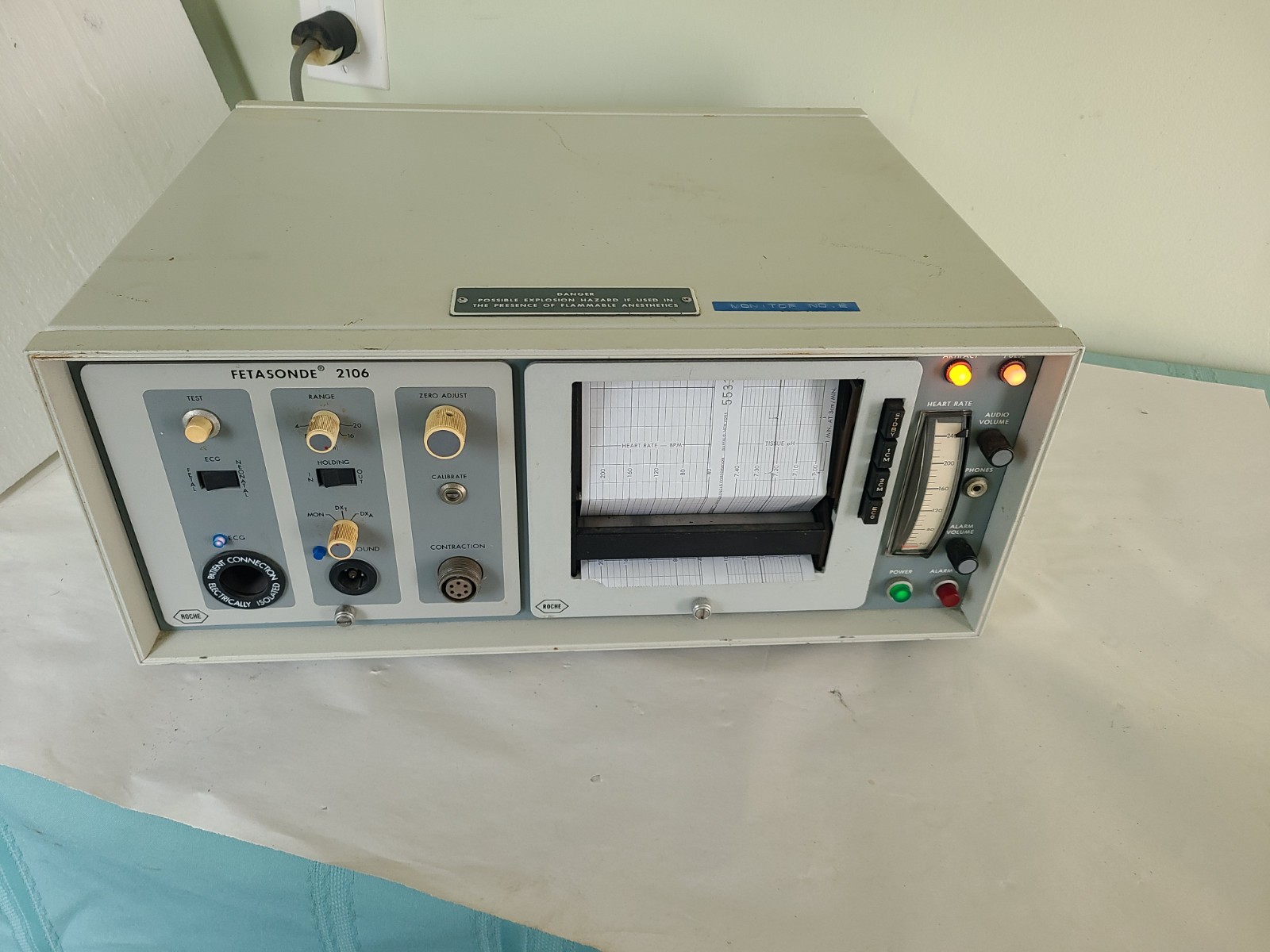 Vintage Model 2106 FETASONDE unit ROCHE, Powers Up, AS IS UNTESTED