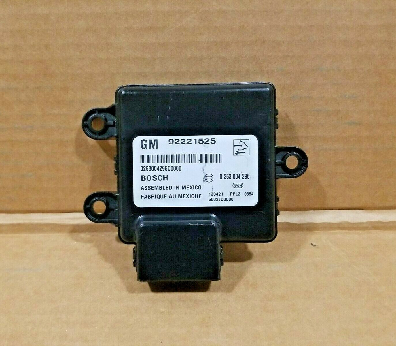 GM ORIGINAL EQUIPMENT OEM REVERSE SENSOR MODULE BCM 92221525