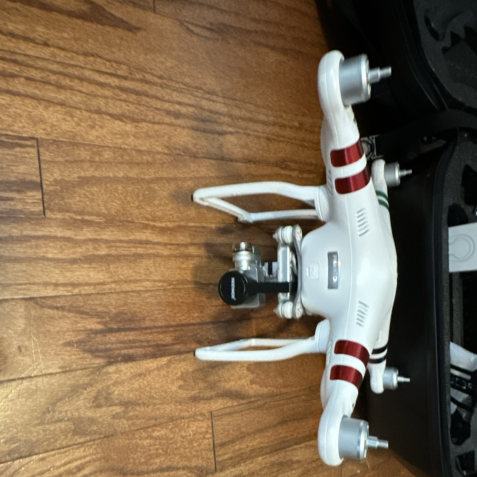 DJI Phantom 3 White Quadcopter Drone w/ Camera Remote 2 Batteries Charger Case