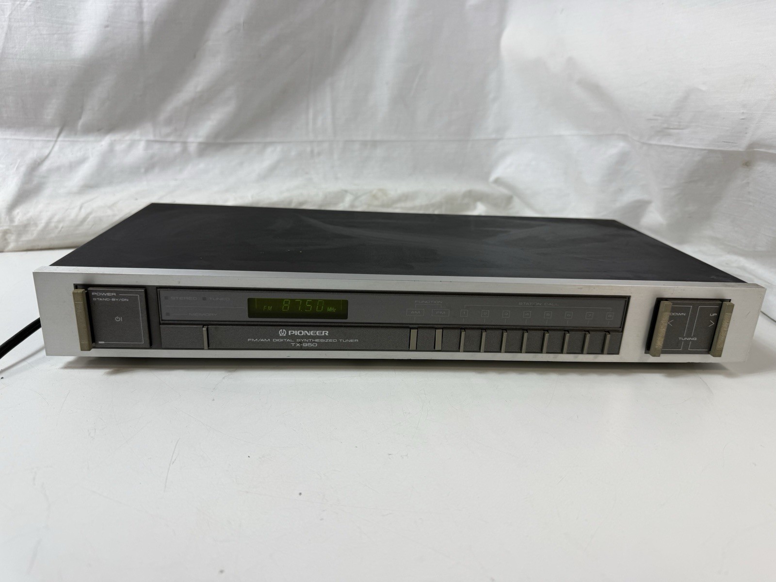 Pioneer TX-950 FM/AM Digital Synthesized Stereo Tuner Vintage Hi-Fi Component