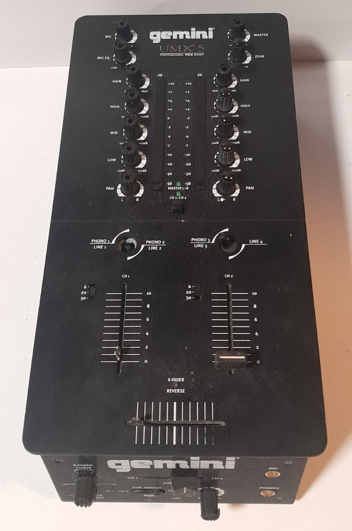 Gemini UMX-5 Professional VCA DJ Turntable Mixer 2 Channel Scratch Fader- AS IS