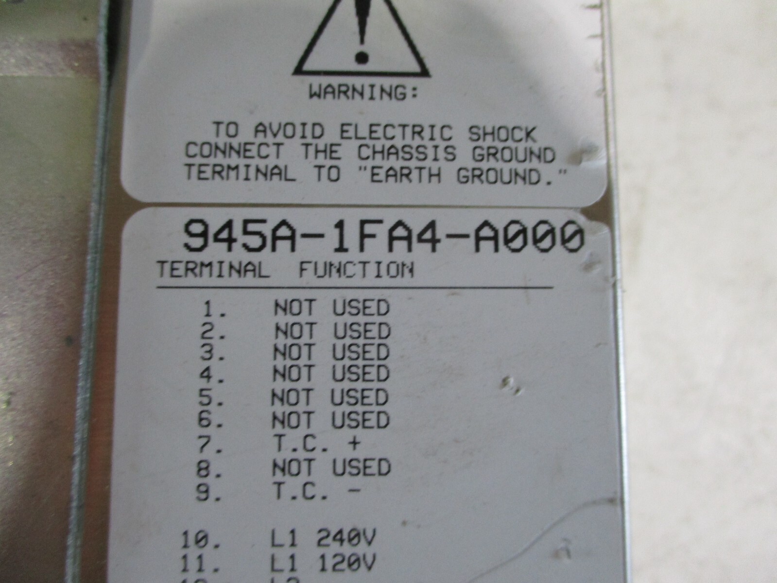 WATLOW 945A-1FA4-A000 TEMPERATURE CONTROLLER USED FREE SHIPPING