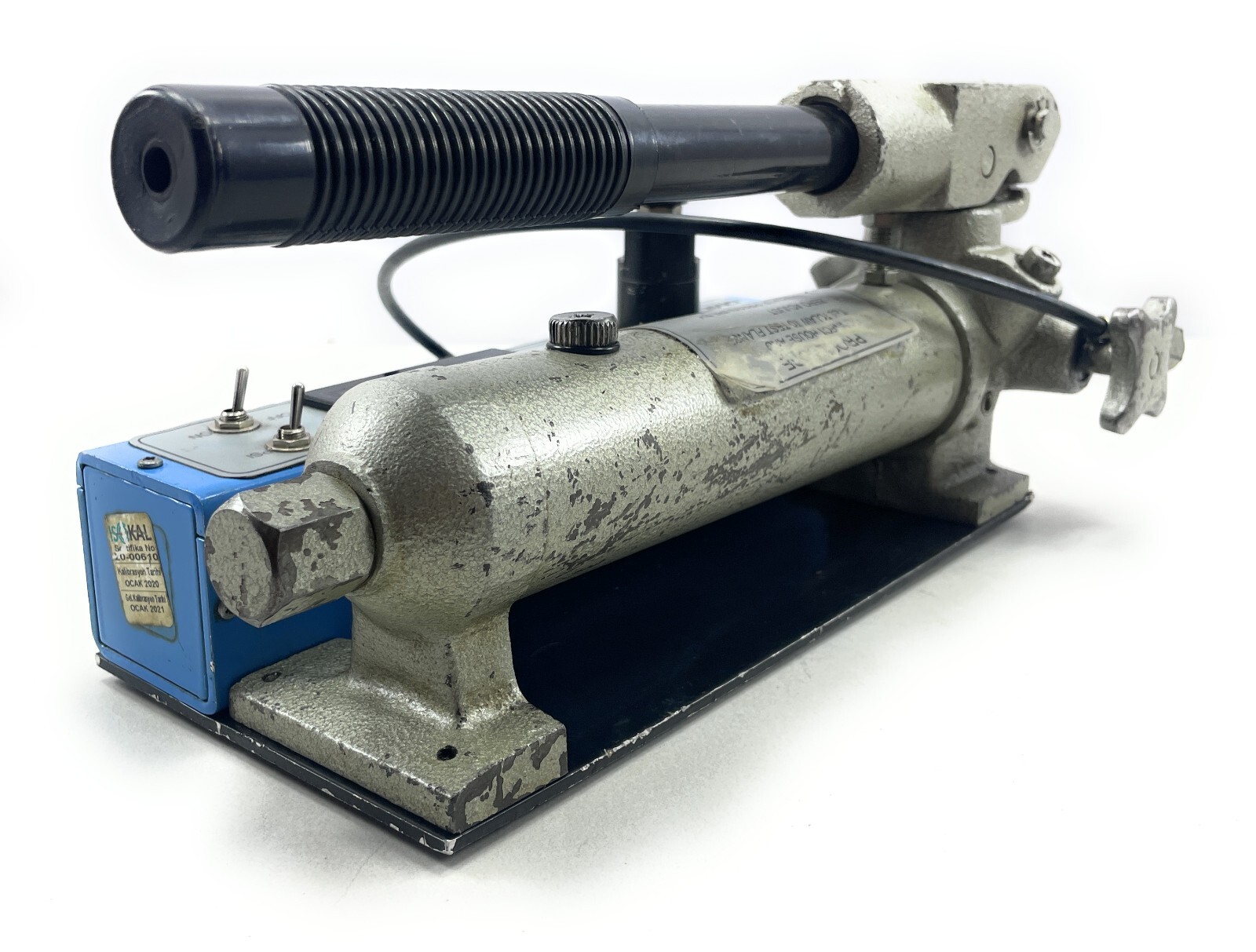 Omicron OTE-P202 Pressure Calibrator Pump