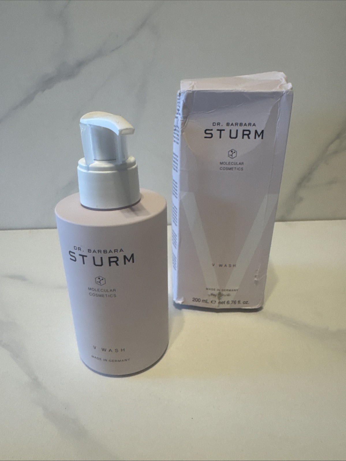 V WASH Dr. Strum 200mL / 6.76 Fl. Oz Intimate Daily Cleanser Wash New-Bent Box