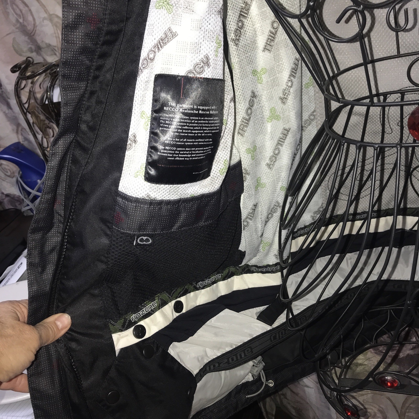 Ripzone. Snow Jacket RECCO Avalanche Rescue Reflector Jacket M/M Black Red +