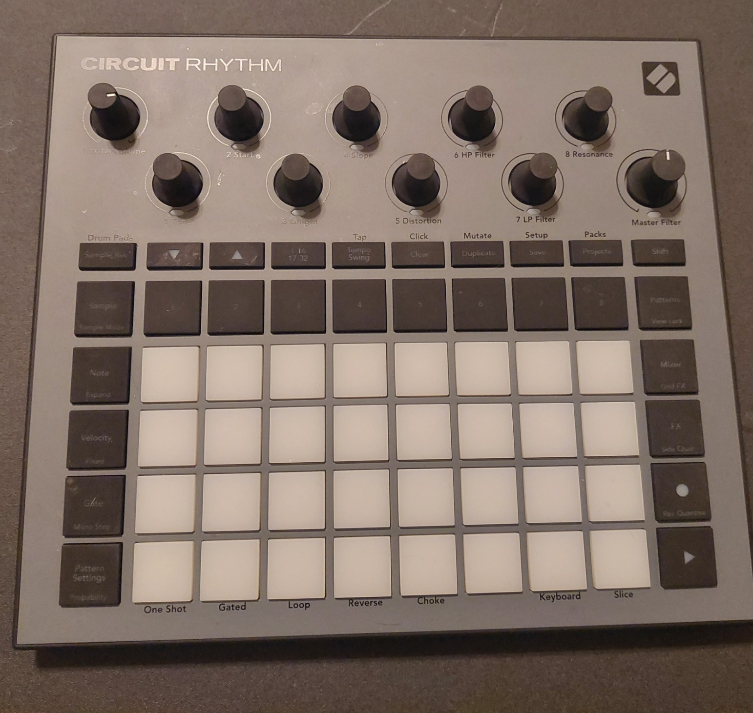 Novation Circuit Rhythm Sampler & Sequencer Battery Powered 32 Pads MIDI Effects