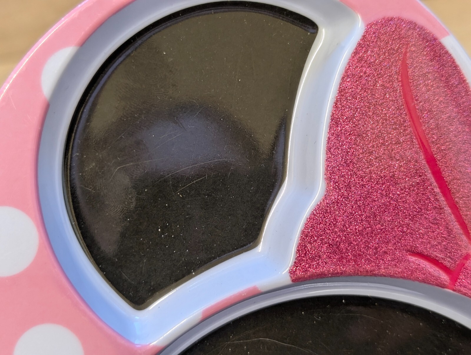 Disney Store mickey and minnie mouse plastic childrens plates