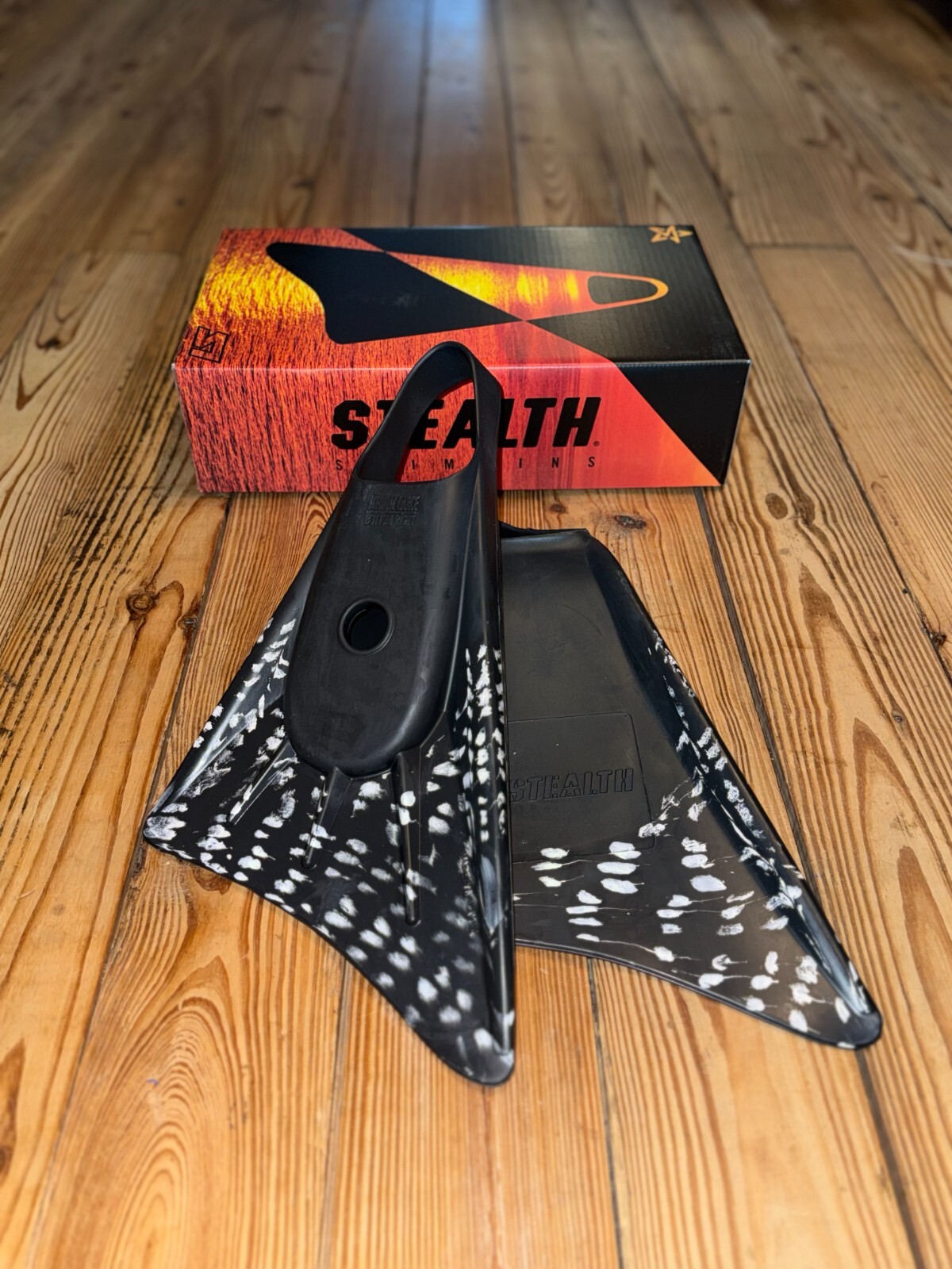 Stealth S1 BodyBoard SwimFins Medium/Large Black/White