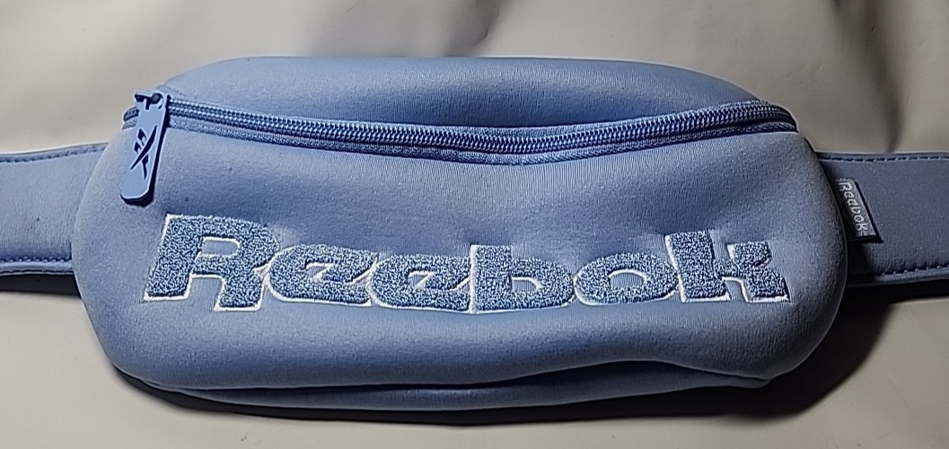 Reebok Fanny Pack Waist/Runners Bag Baby Blue Fuzzy Embroiddered Logo #51303