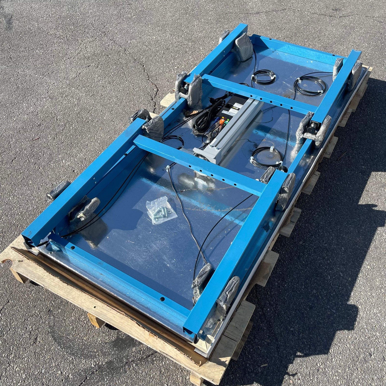 Z@ ERGOSWISS Work Table Lift System 70”x28” Blue