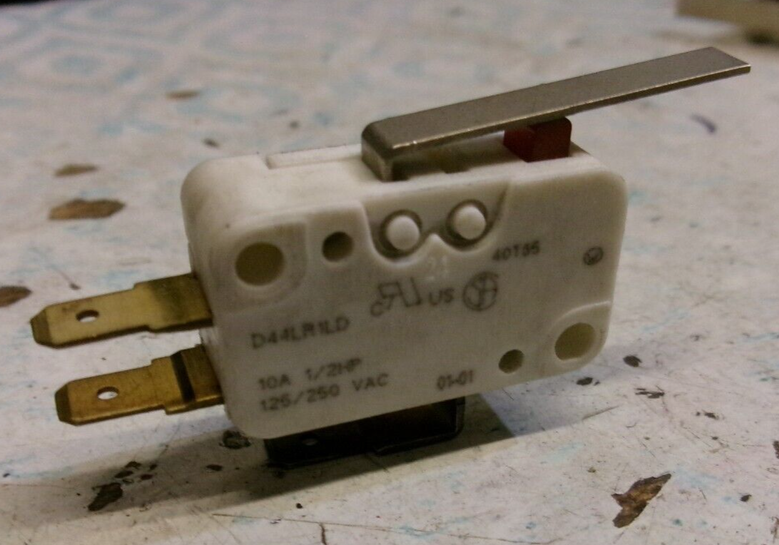 ZF FRIEDRICHSHAFEN D44LR1LD CHERRY ELECTRIC MICROSWITCH 10A 1/2HP 125/25 (BIN22)
