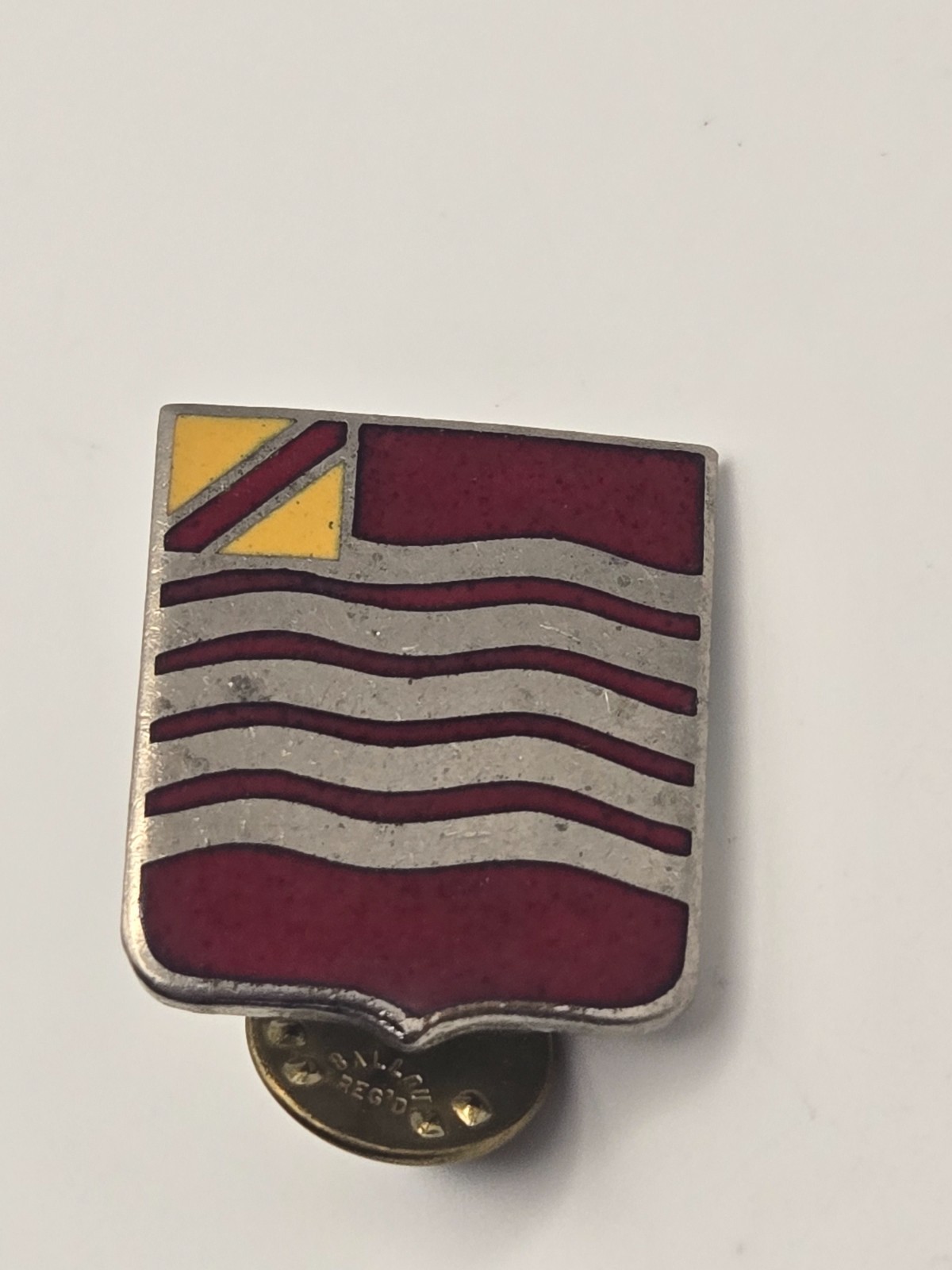 Vintage Army DUI Pin - 15th Field Artillery Regiment  Vanguard