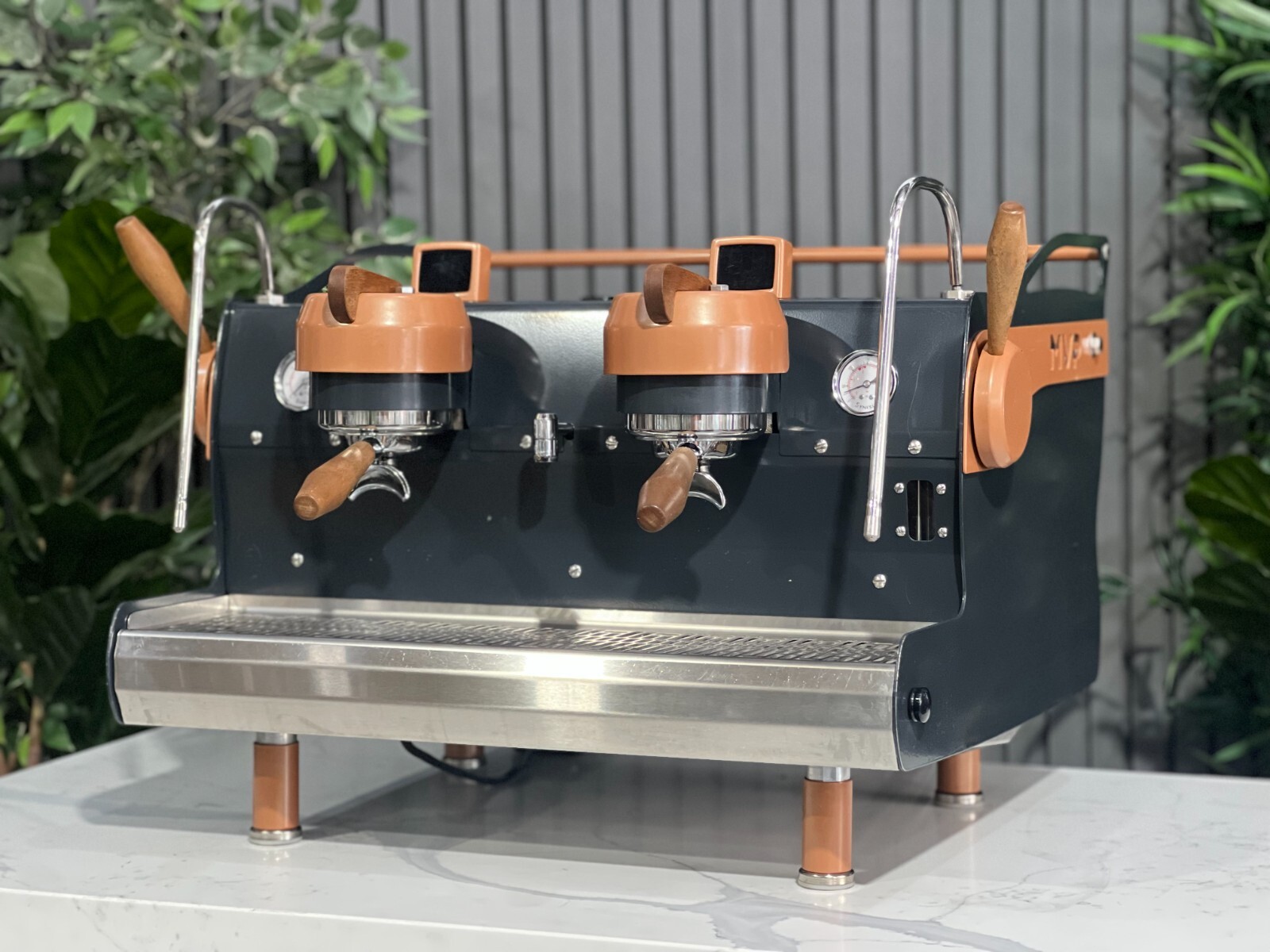 SYNESSO MVP 2 GROUP ESPRESSO COFFEE MACHINE CUSTOM NAVY BLUE & BROWN COMMERCIAL