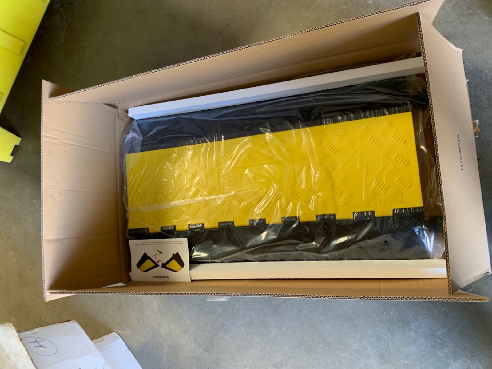 1 Pack Rubber Cable Ramp Hose Cable Protector Ramp 2 Channel 22000Lbs Lo