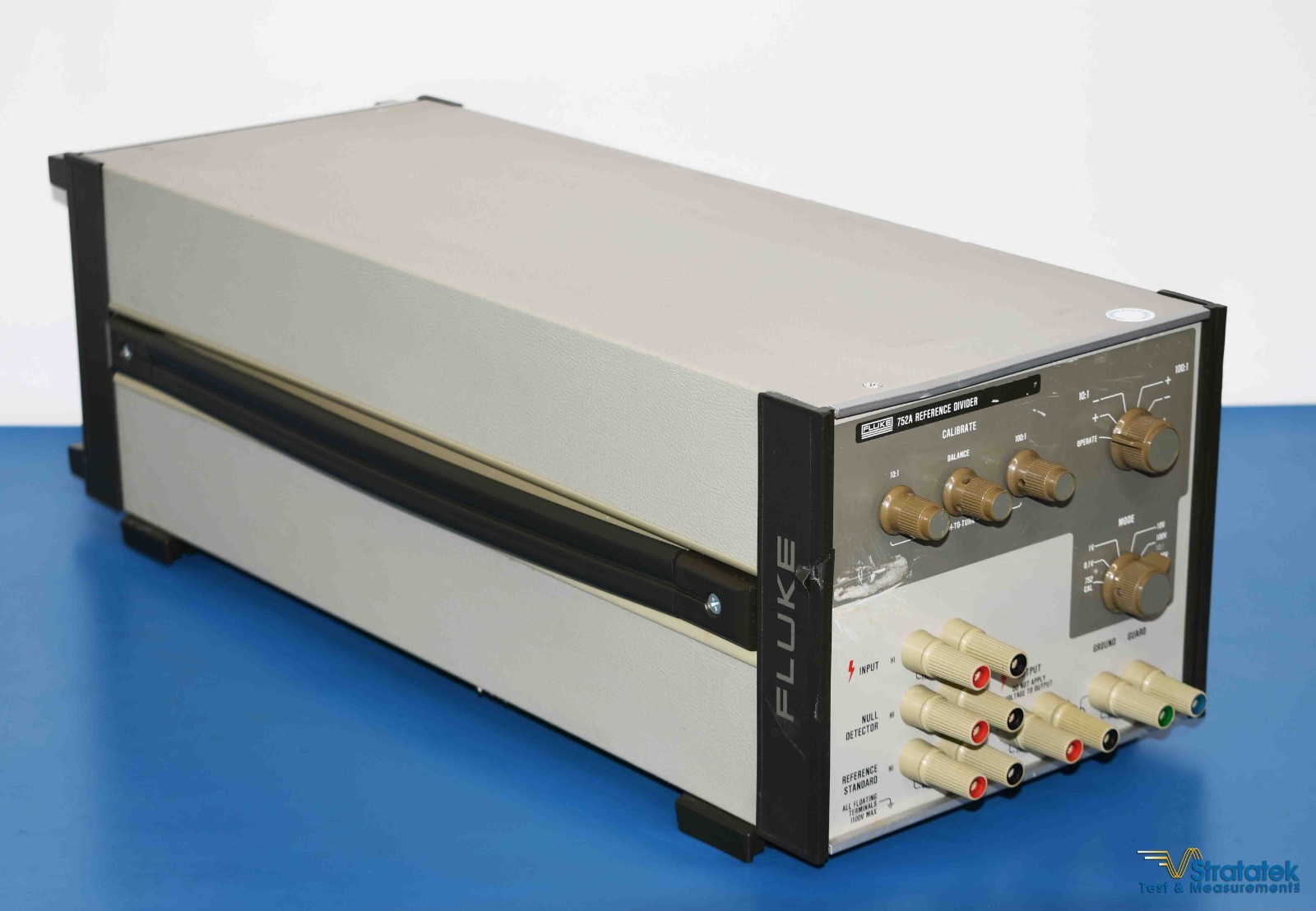 Fluke 752A Reference Divider 10:1 (±0.2 ppm) and 100:1 (±0.5 ppm) Calibration