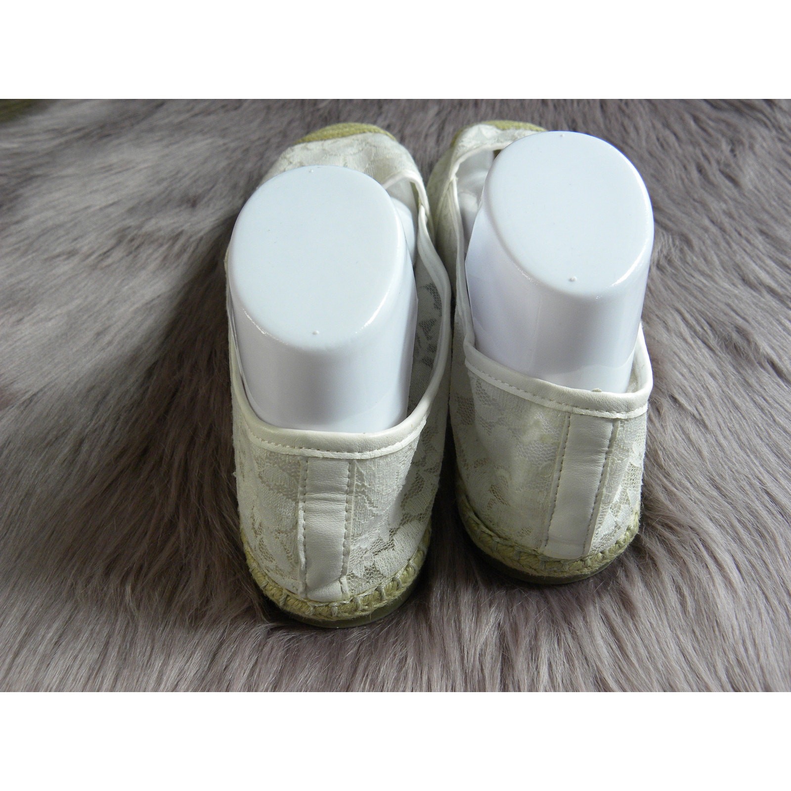 Jennifer Lopez flats size 9.5 white lace