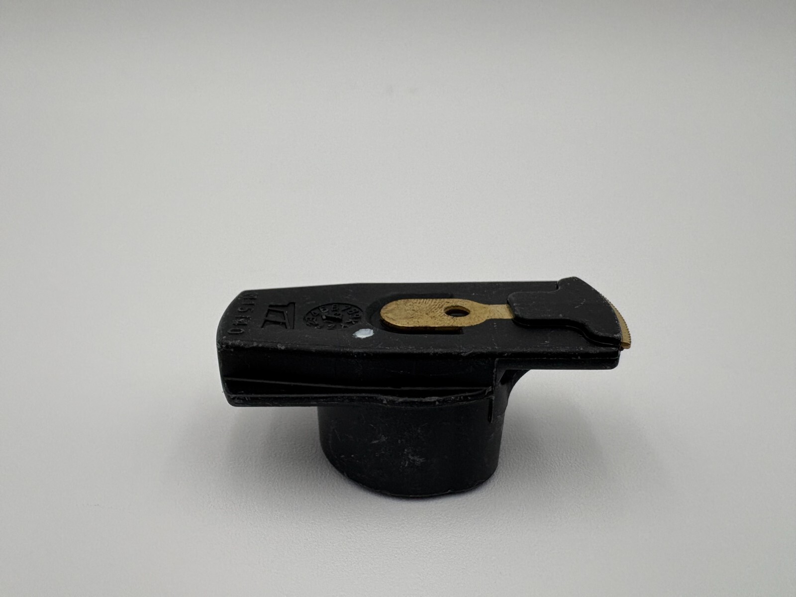Honda Acty Distributor Rotor - OEM - Grooved