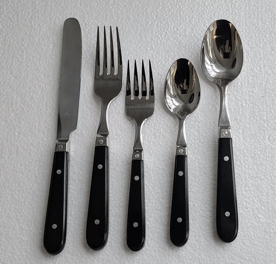 6 PLACE SETTINGS BLACK PLASTIC RIVETED HANDLE STAINLESS FLATWARE KOREA EXCELLENT