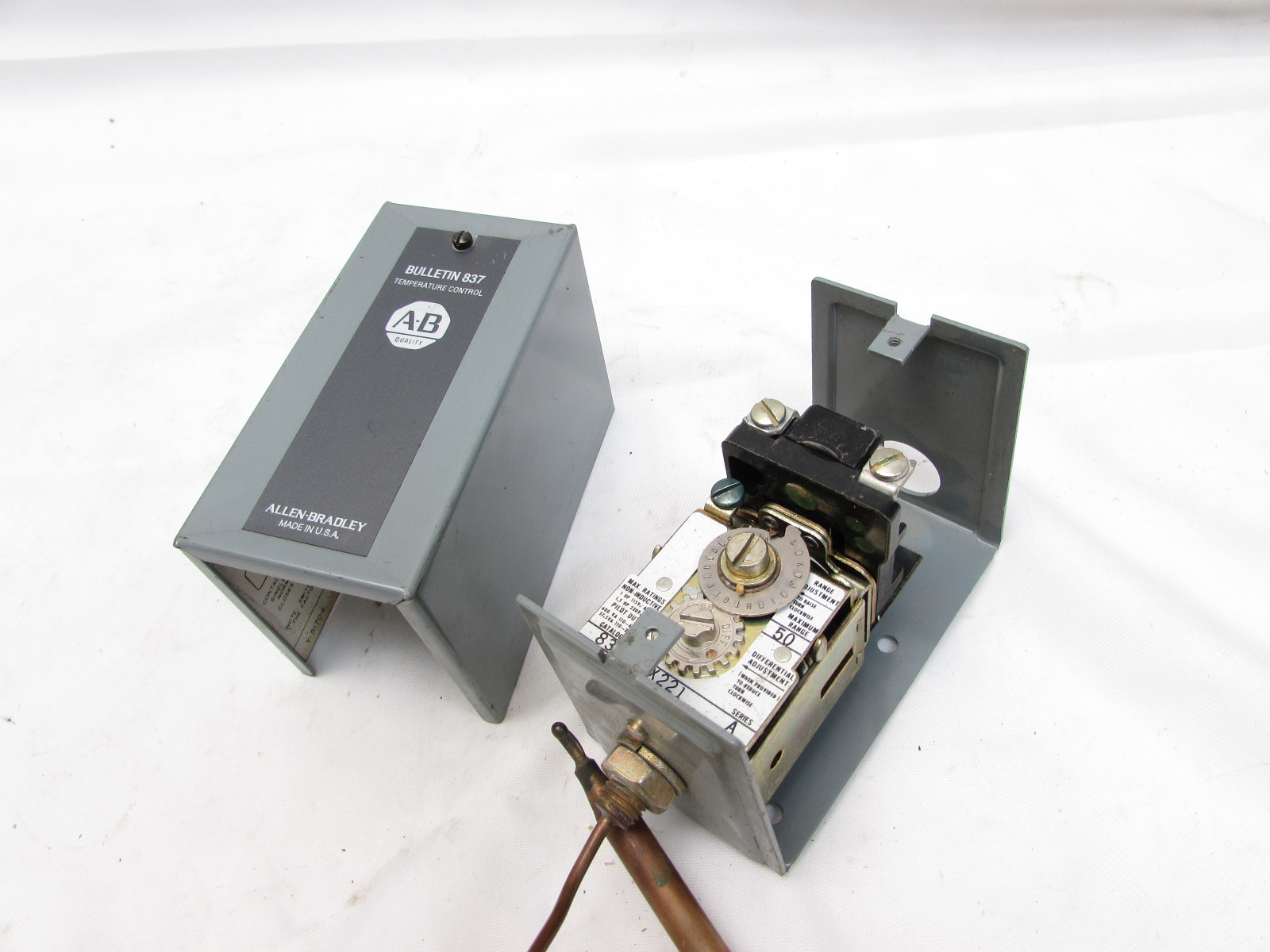 ALLEN BRADLEY 837-A2X221 TEMPERATURE CONTROLLER RANGE -60-50° ***XLNT***