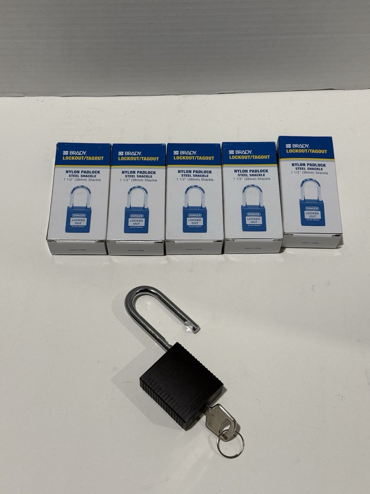Lot of 5 Brady 123271 Lockout Padlock Keyed Alike Nylon, Black 1-1/2 In Shackle