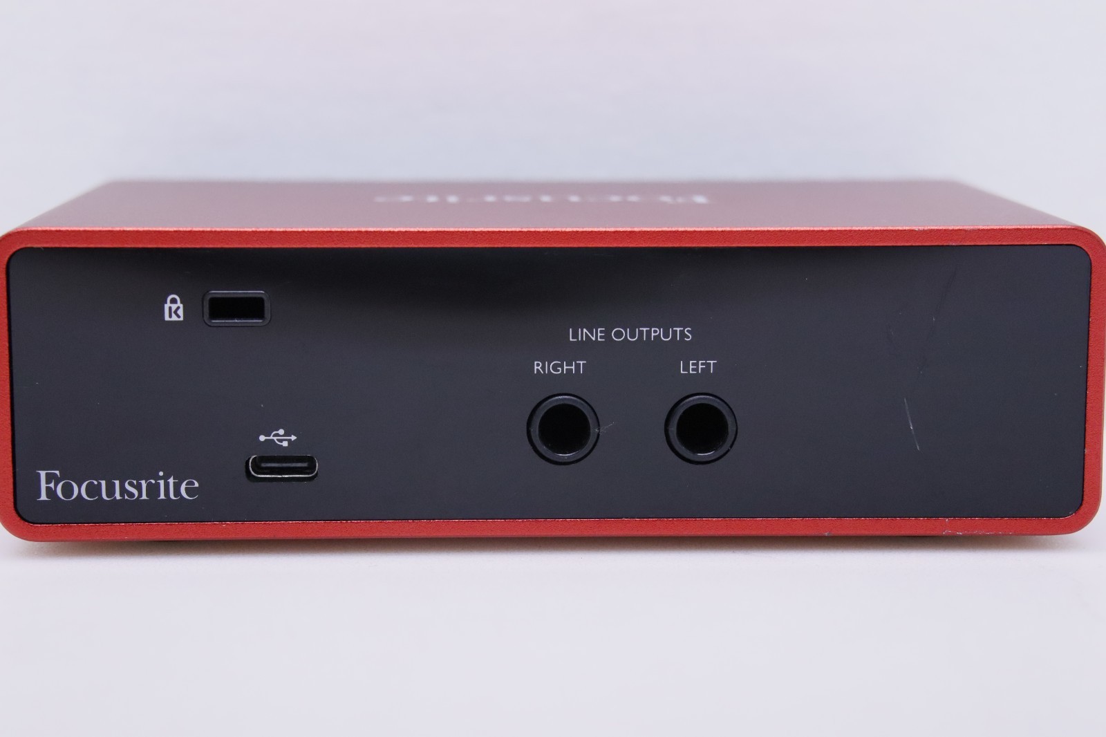 Focusrite Scarlett 2i2 3rd Gen. 2-Channel USB Audio Interface With One XLR Cable