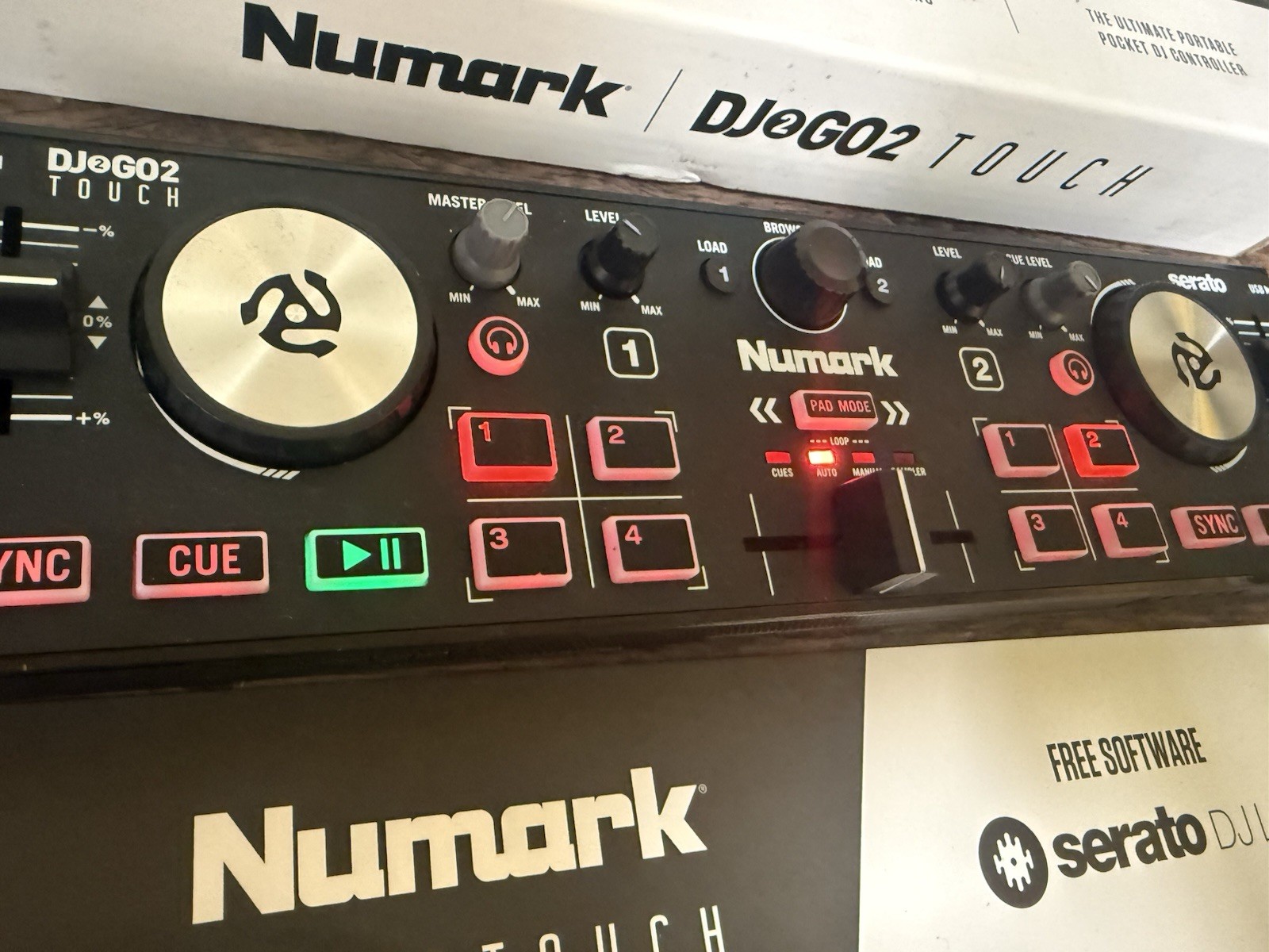 CONTROLLER DJ NUMARK DJ2Go 2 Touch ( nuovo )