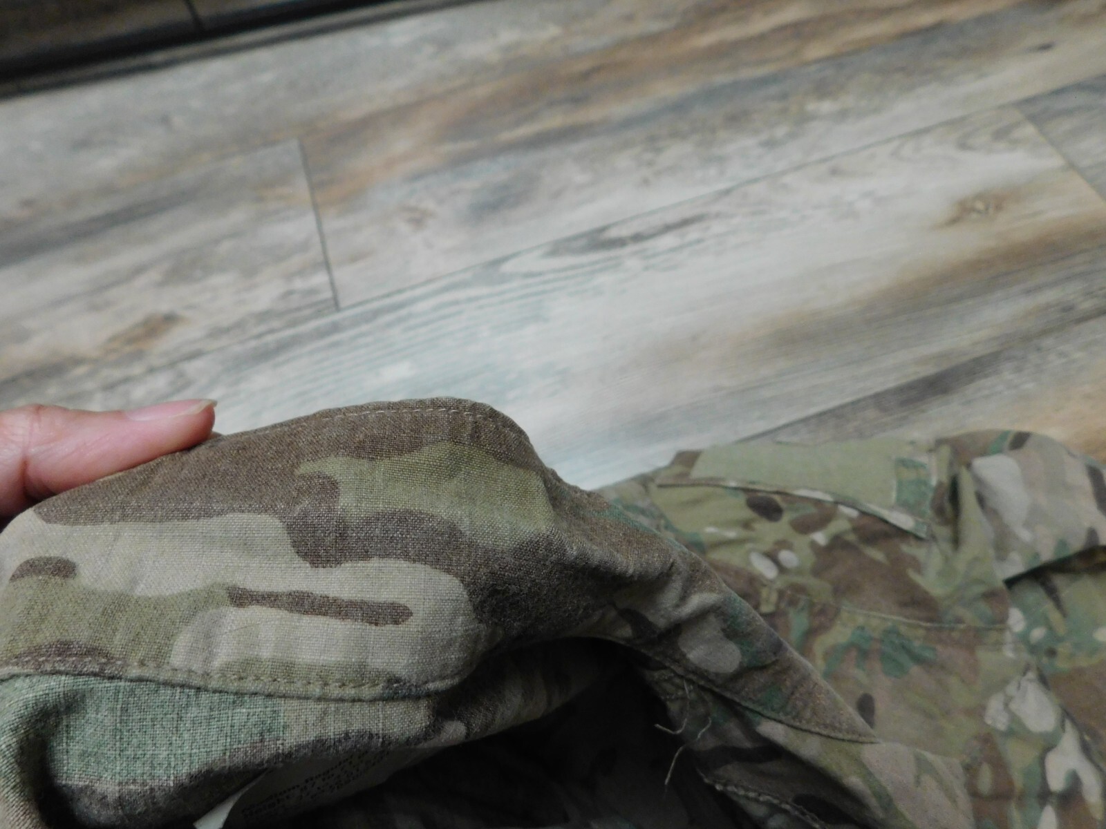 US ARMY MULTICAM FLAME RESISTANT TOP COAT SIZE MEDIUM - REG
