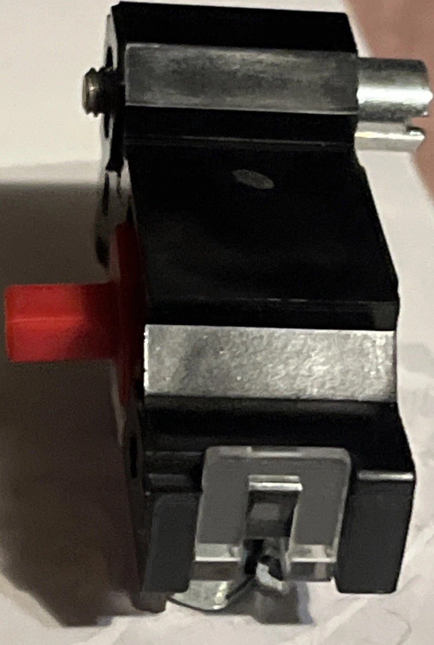 New GE CR104PXC01 Single Circuit Contact Block NC Contact Block CR104P RED